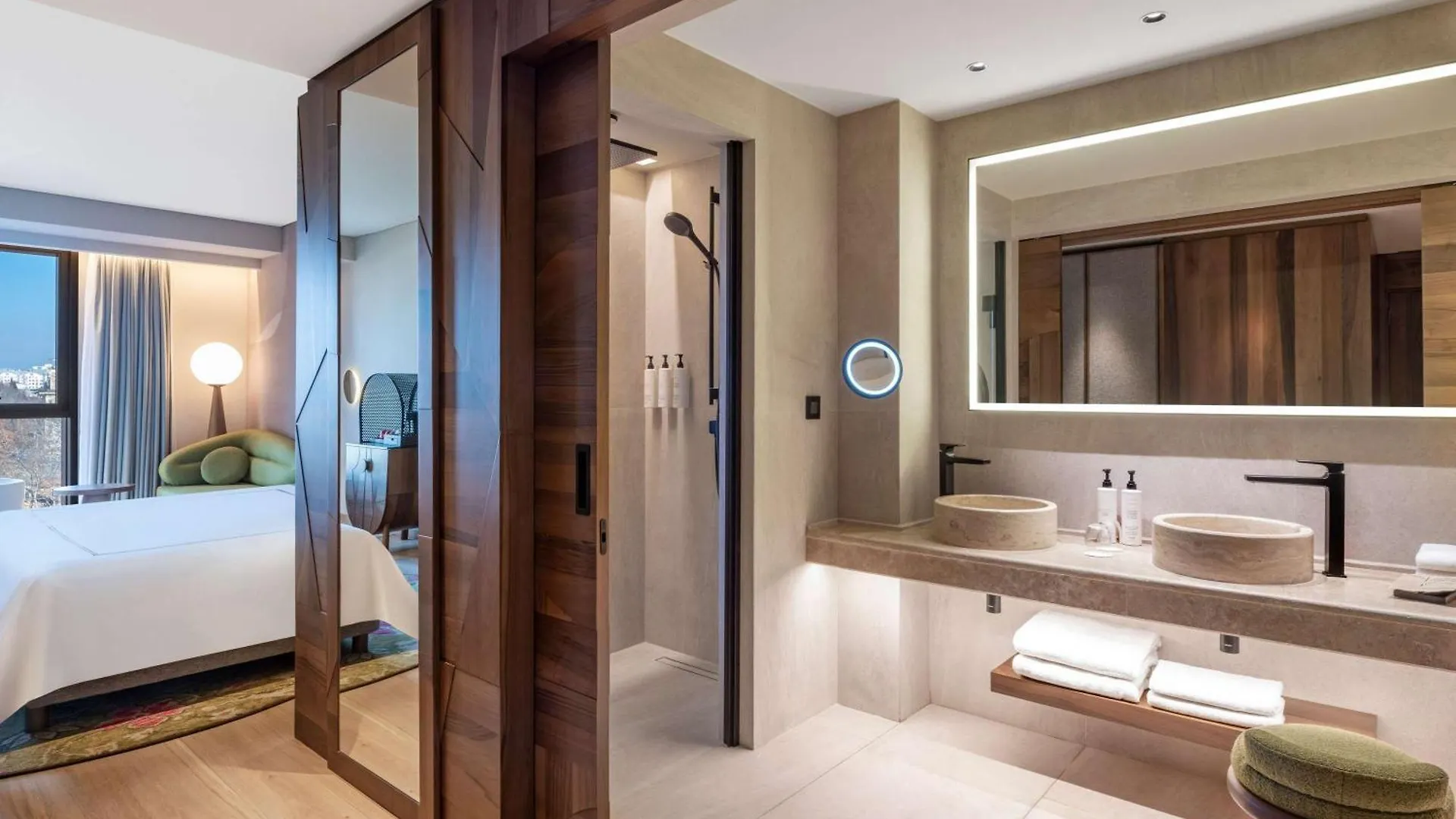 Swissotel Τυφλίδα 5*,