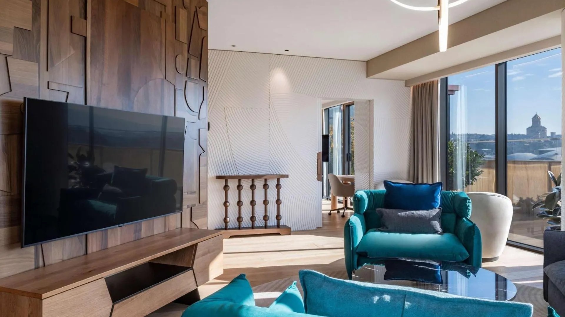 Swissotel Tiflis 5*,