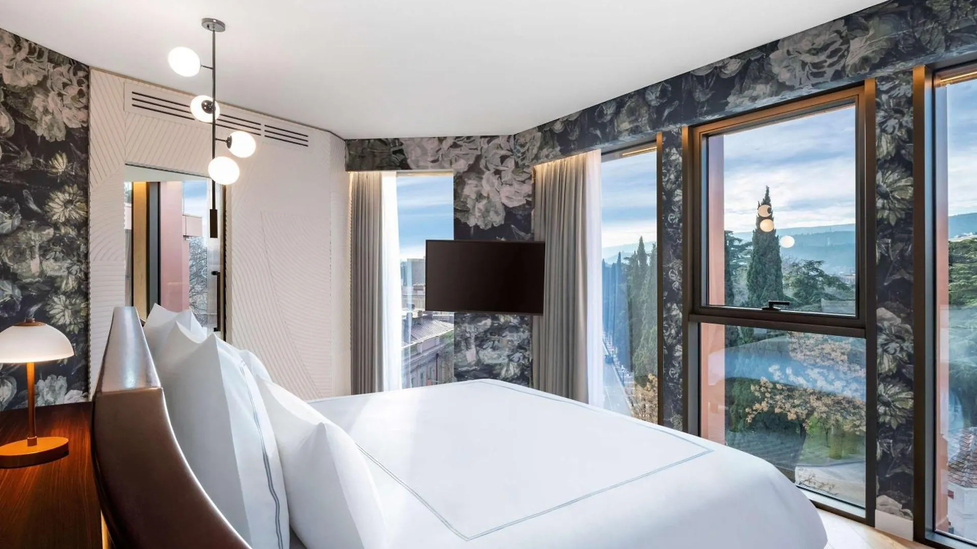 Swissotel Tiflis 5*,