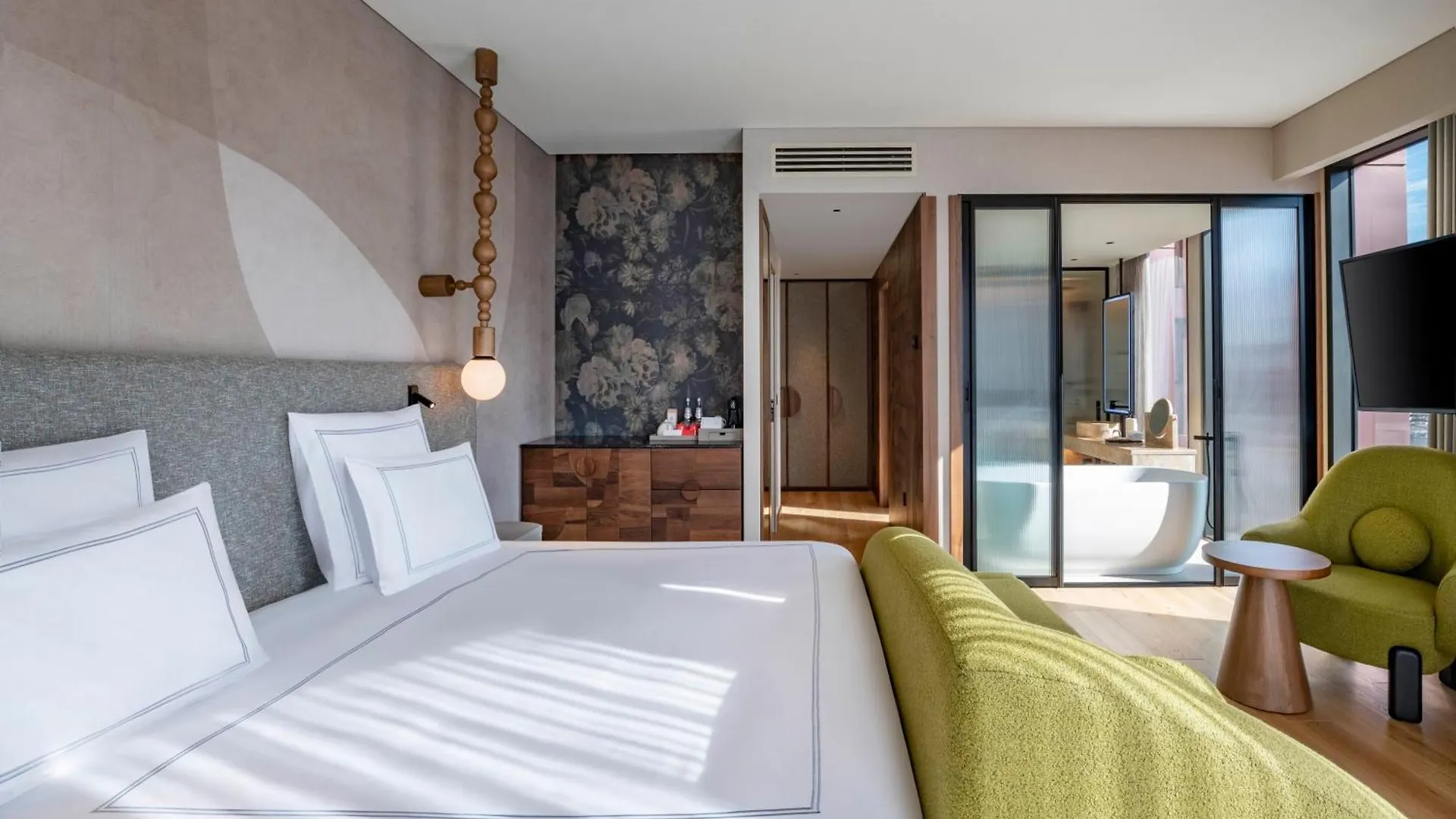 Swissotel Τυφλίδα 5*,