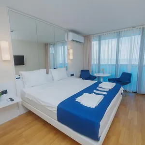 Orbi Twin Towers Апарт-отель Батуми
